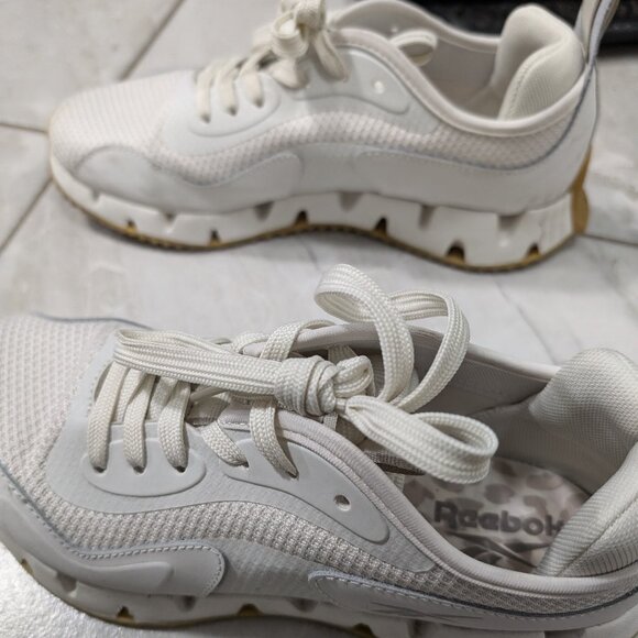 White Reebok US 8.5 - Running shoes - Picture 2 of 3